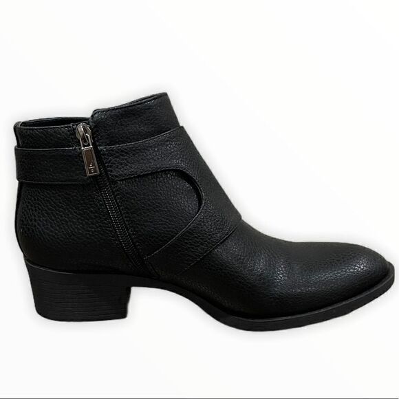 Kenneth Cole Reaction Women's Re-Buckle Booties - Picture 8 of 11